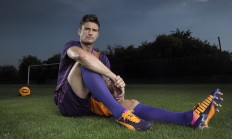 开云APP-赛道上的逆袭，哈斯车队力克阿斯顿马丁，塞恩斯高光表现改写格局