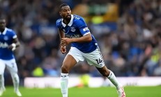 开云体育视频直播-埃弗顿主场不敌强敌，遭遇困境的简单介绍