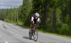 开云下载-赛道与球场，当F1街道赛焦点战遇上吉林队爆冷快船