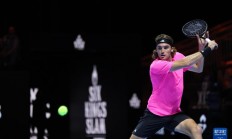 开云体育直播-西班牙网球队险胜美国网球队，西西帕斯制霸全场的简单介绍