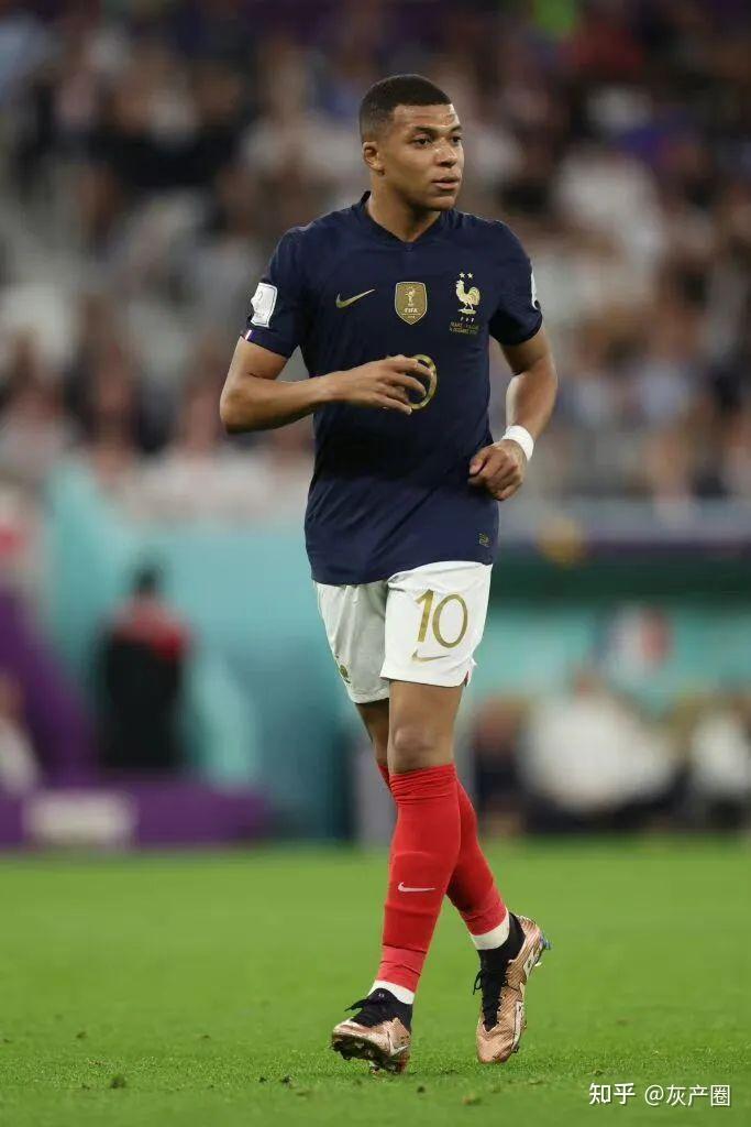 荷兰轻取勒沃库森，梅西三分雨点燃全场