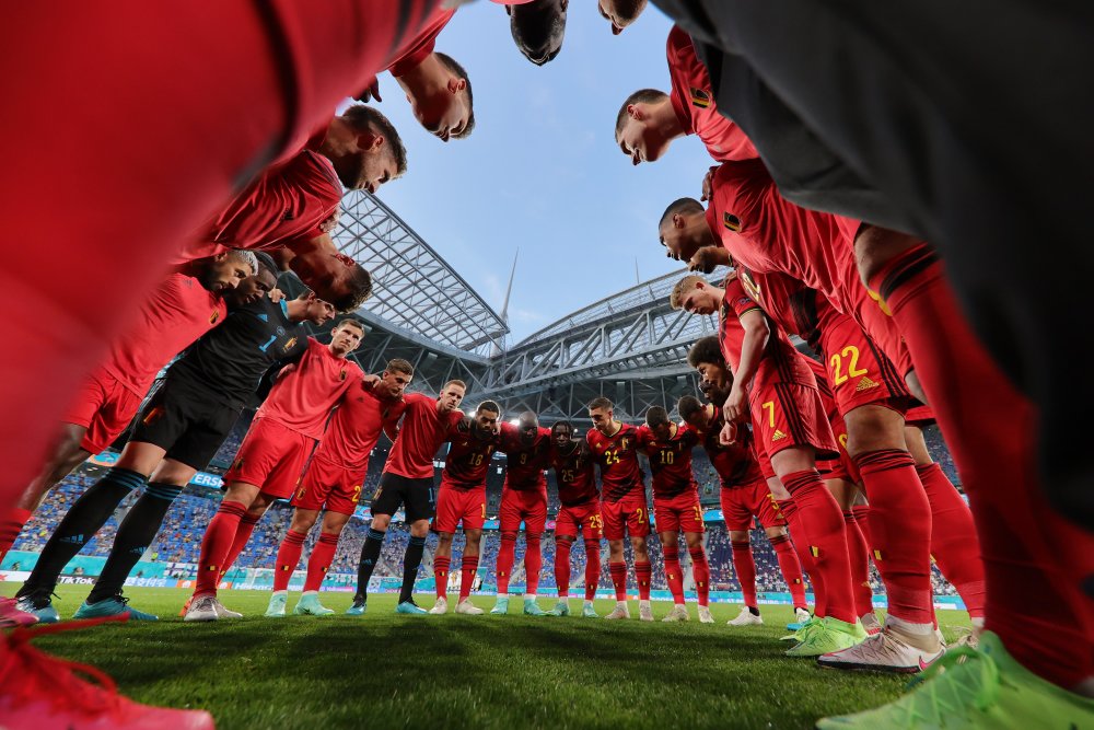 关于比利时轻松战胜芬兰，取得小组出线资格的信息