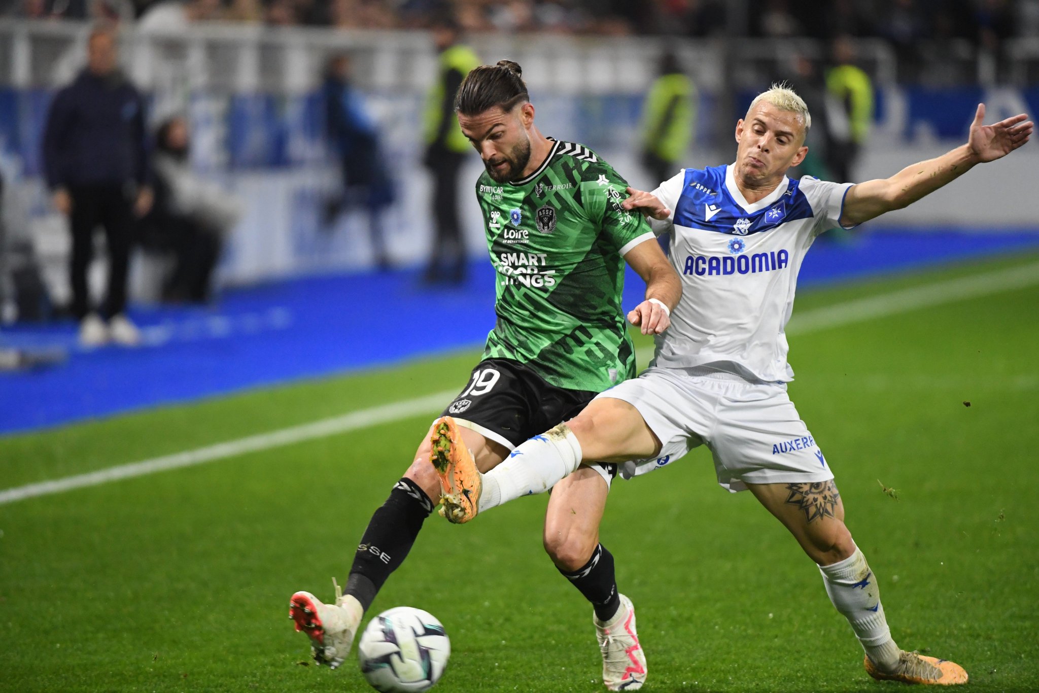 关于圣埃蒂安击败对手，联赛形势渐入佳境的信息