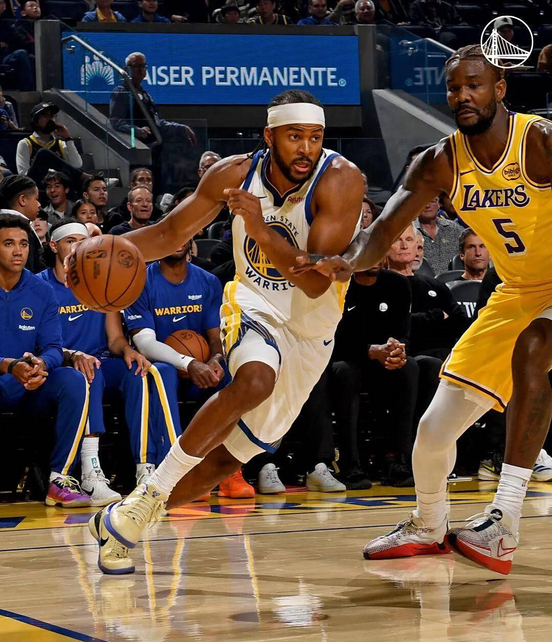 勇士遭逢连败，球迷担心球队状态的简单介绍