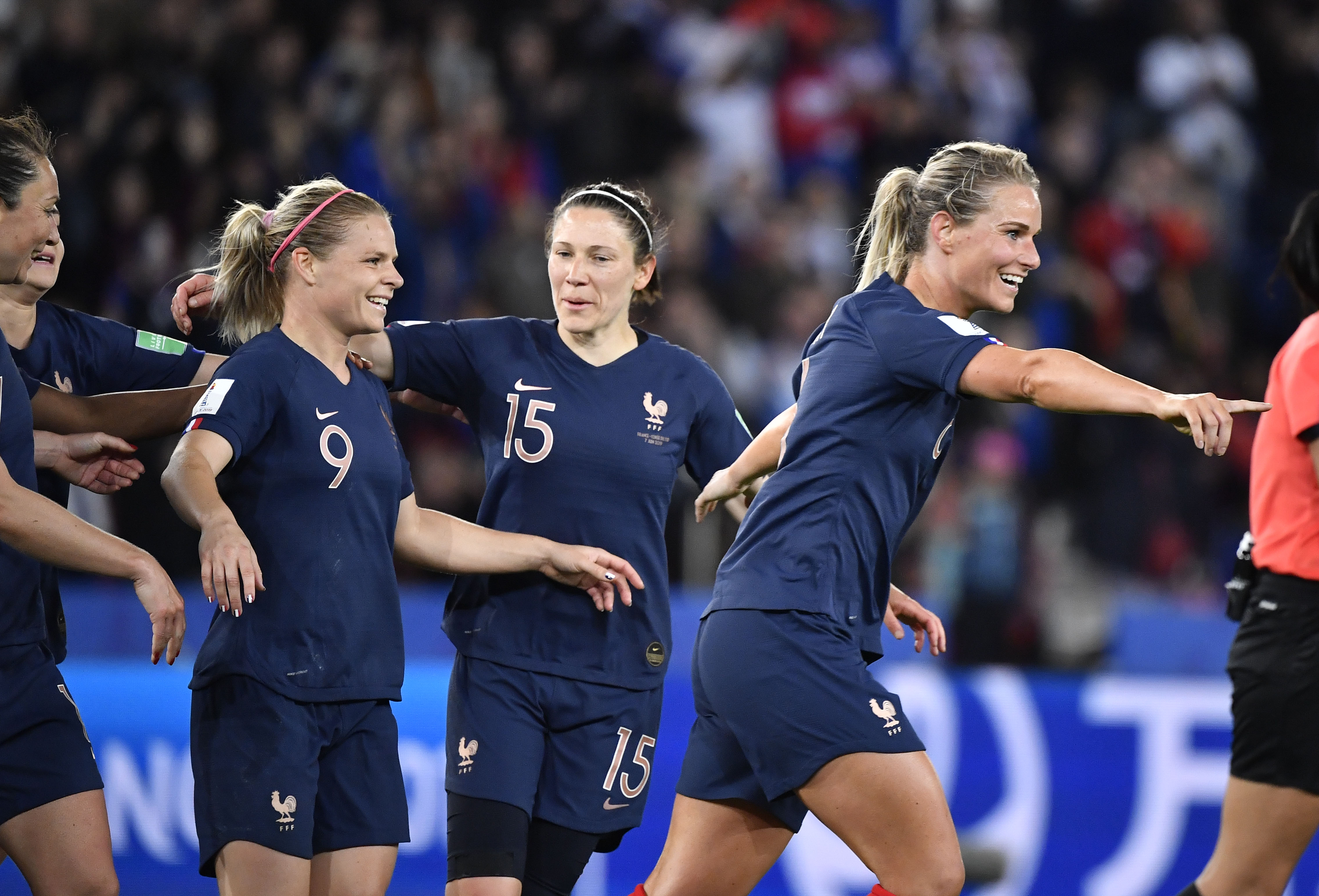 法国女足在国际赛事中闪亮登场的简单介绍