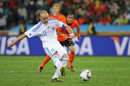 瑞典客场2-1力克斯洛伐克，斩获两连胜！的简单介绍