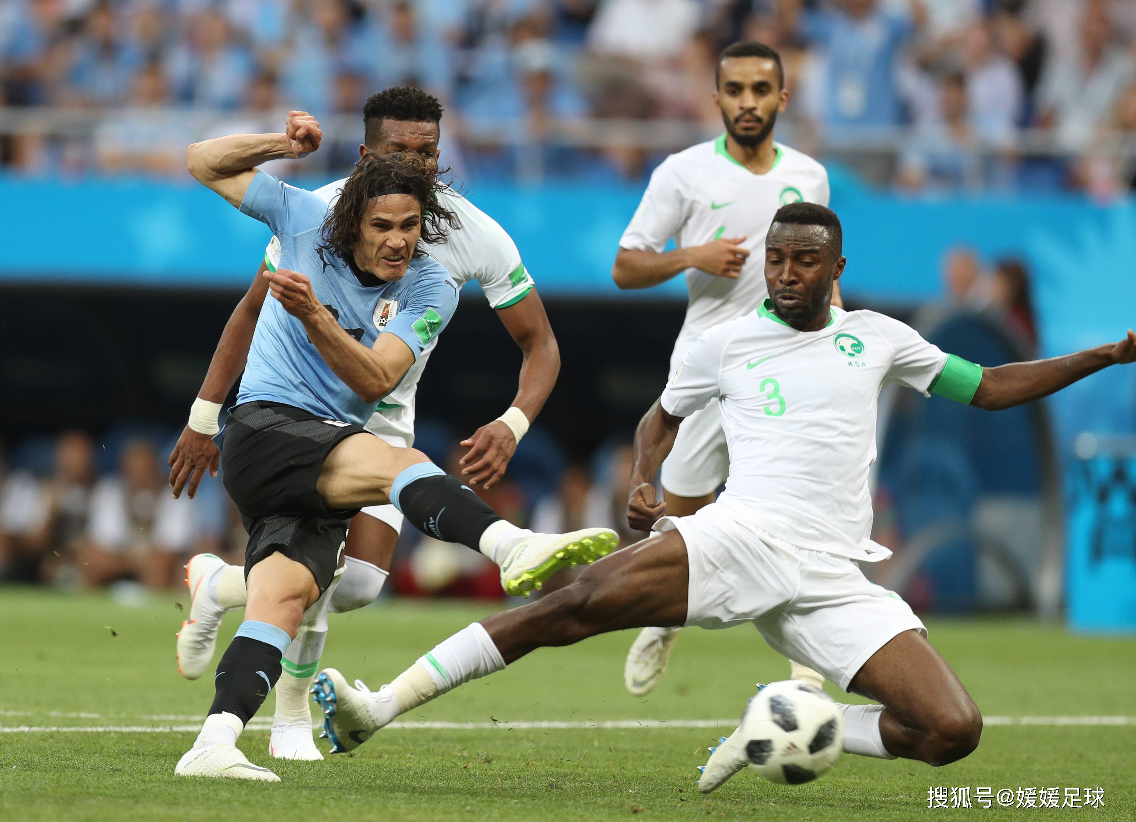 包含足球赛事结果引人注目，成为话题热点的词条