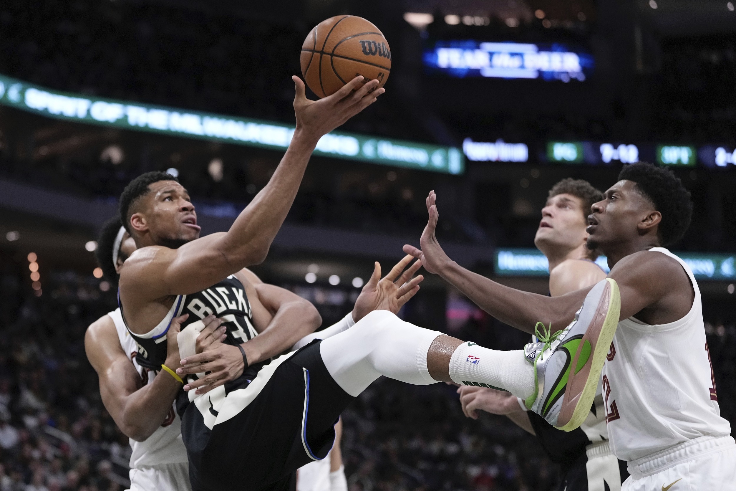 凯尔特人完胜骑士，克莱带队取胜的简单介绍