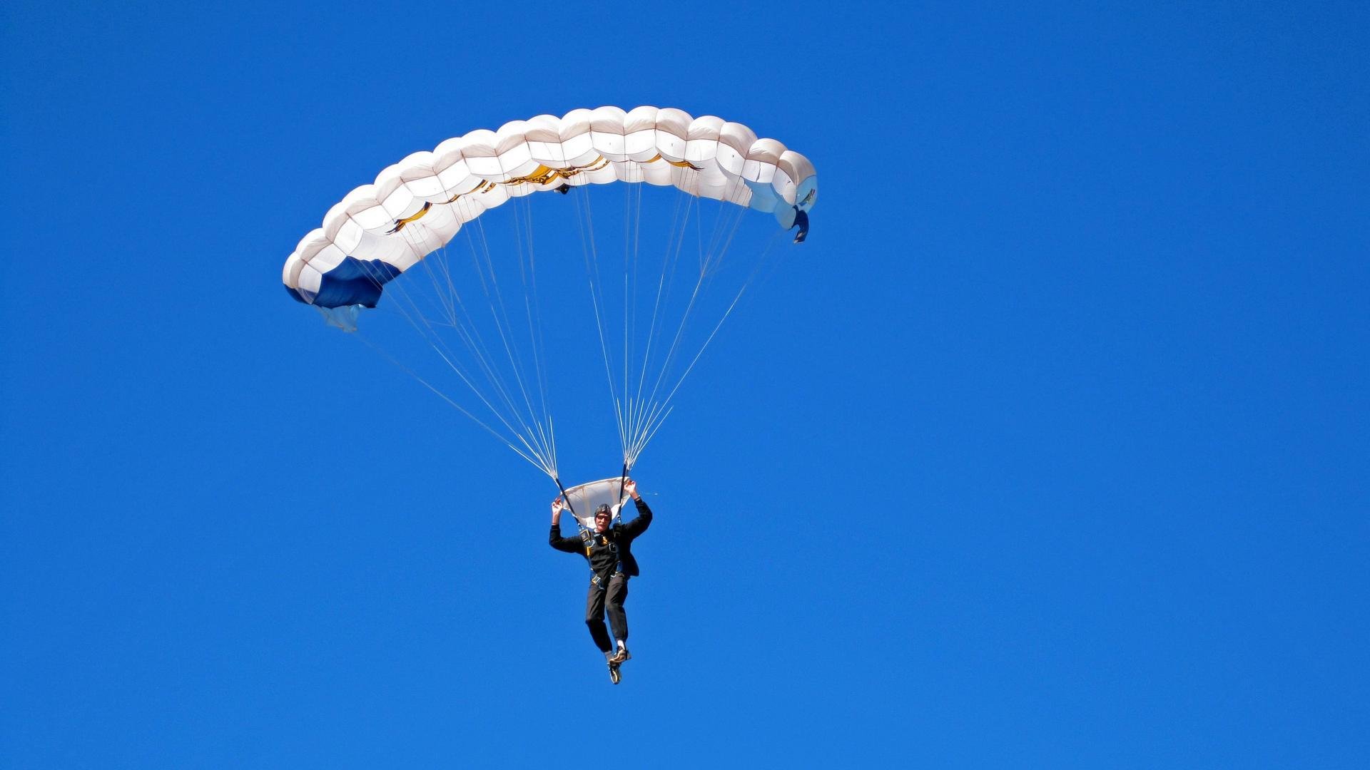 鏖战斯德哥尔摩，王皓一锤定音，中国队险胜瑞典登顶